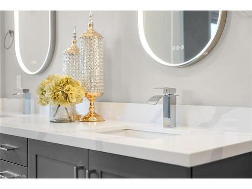 12 Lindsay Way, Grimsby, ON - Indoor Photo Showing Bathroom