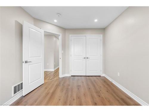 12 Lindsay Way, Grimsby, ON - Indoor Photo Showing Other Room