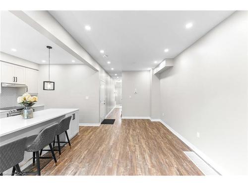 12 Lindsay Way, Grimsby, ON - Indoor