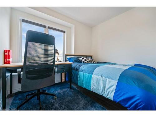 933 Apple Hill Lane, Kitchener, ON - Indoor Photo Showing Bedroom