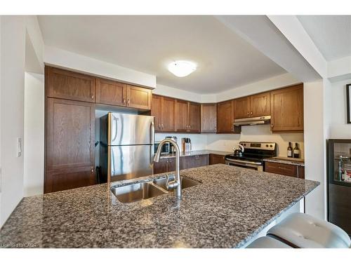 933 Apple Hill Lane, Kitchener, ON - Indoor Photo Showing Kitchen With Stainless Steel Kitchen With Double Sink With Upgraded Kitchen