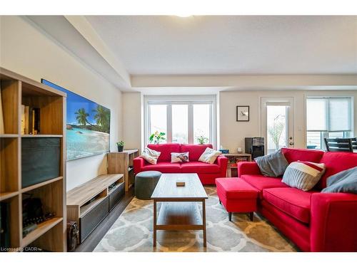 933 Apple Hill Lane, Kitchener, ON - Indoor Photo Showing Living Room