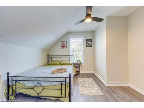 3590 Lakeshore Road, Lincoln, ON - Indoor Photo Showing Bedroom