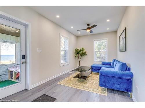 3590 Lakeshore Road, Lincoln, ON - Indoor