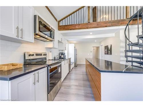 3590 Lakeshore Road, Lincoln, ON - Indoor Photo Showing Kitchen