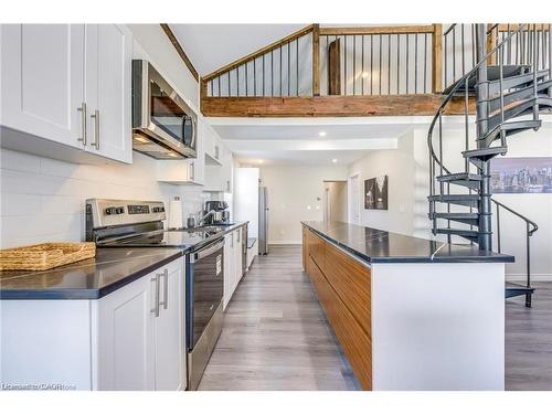 3590 Lakeshore Road, Lincoln, ON - Indoor Photo Showing Kitchen