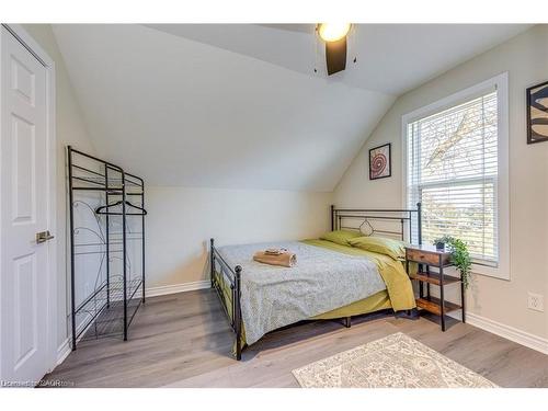 3590 Lakeshore Road, Lincoln, ON - Indoor Photo Showing Bedroom