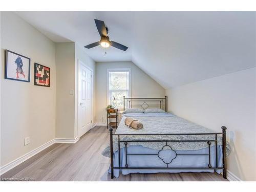 3590 Lakeshore Road, Lincoln, ON - Indoor Photo Showing Bedroom