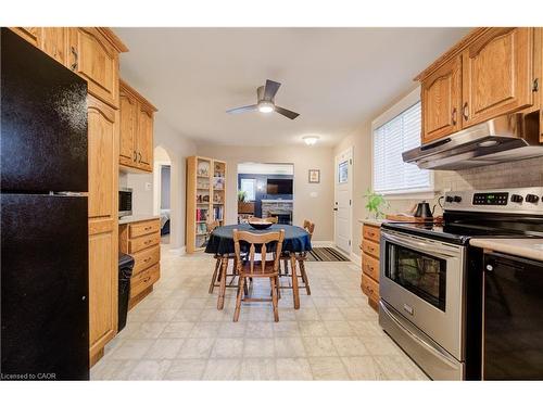 143 Rosedale Avenue, Hamilton, ON - Indoor Photo Showing Other Room