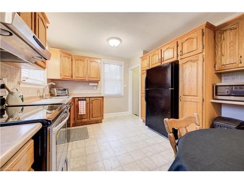143 Rosedale Avenue, Hamilton, ON - Indoor Photo Showing Kitchen