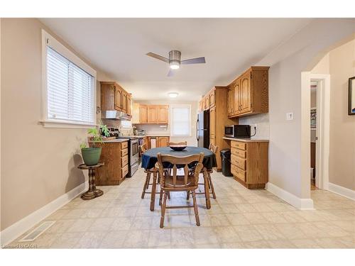 143 Rosedale Avenue, Hamilton, ON - Indoor Photo Showing Dining Room