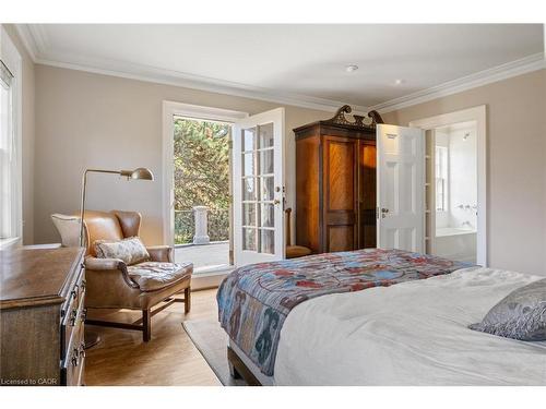 33 Salisbury Avenue, Cambridge, ON - Indoor Photo Showing Bedroom
