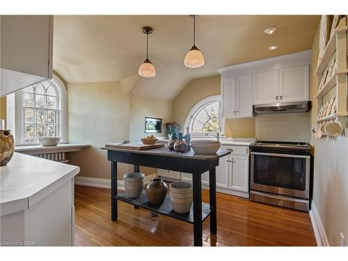 33 Salisbury Avenue, Cambridge, ON - Indoor