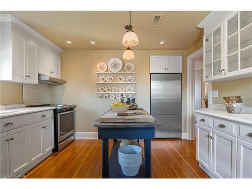 33 Salisbury Avenue, Cambridge, ON - Indoor Photo Showing Kitchen