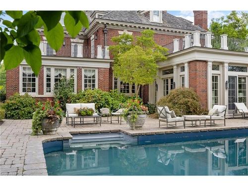 33 Salisbury Avenue, Cambridge, ON - Outdoor With In Ground Pool