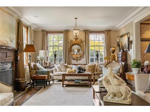 33 Salisbury Avenue, Cambridge, ON - Indoor Photo Showing Living Room