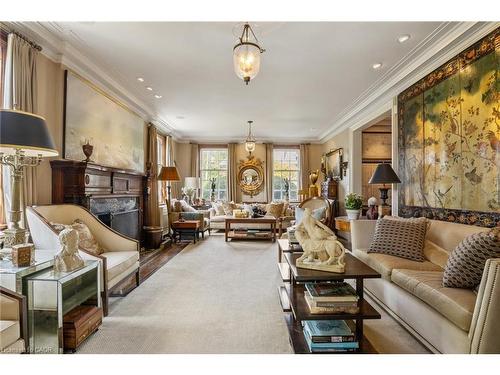 33 Salisbury Avenue, Cambridge, ON - Indoor Photo Showing Living Room