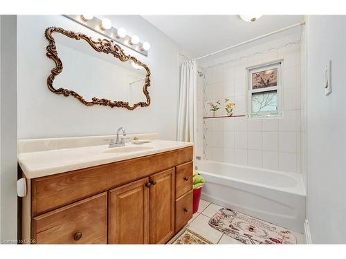 42 Shanley Street, Kitchener, ON - Indoor Photo Showing Bathroom