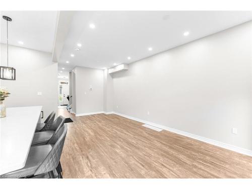 12 Lindsay Way, Grimsby, ON - Indoor Photo Showing Other Room