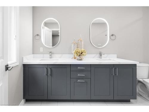 12 Lindsay Way, Grimsby, ON - Indoor Photo Showing Bathroom