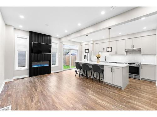 12 Lindsay Way, Grimsby, ON - Indoor Photo Showing Kitchen With Upgraded Kitchen