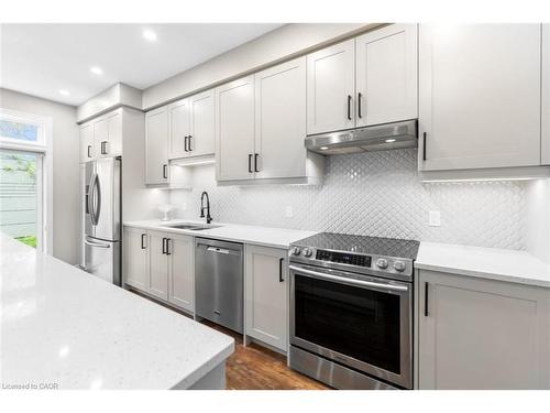 12 Lindsay Way, Grimsby, ON - Indoor Photo Showing Kitchen With Upgraded Kitchen