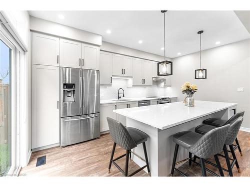 12 Lindsay Way, Grimsby, ON - Indoor Photo Showing Kitchen With Upgraded Kitchen