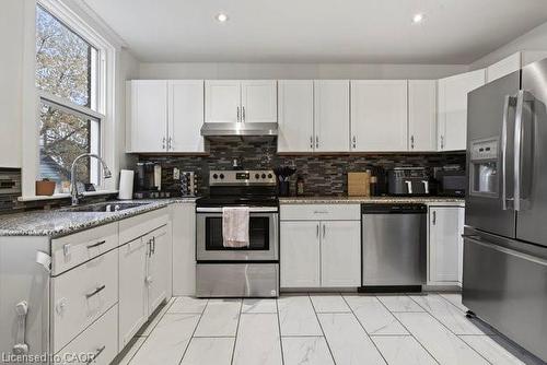 149 Leinster Avenue N, Hamilton, ON - Indoor Photo Showing Kitchen