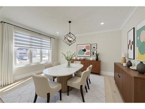 47 Pioneer Ridge Drive, Kitchener, ON - Indoor Photo Showing Dining Room