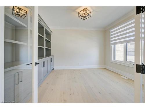 47 Pioneer Ridge Drive, Kitchener, ON - Indoor Photo Showing Other Room