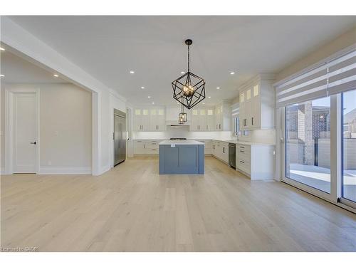 47 Pioneer Ridge Drive, Kitchener, ON - Indoor Photo Showing Kitchen