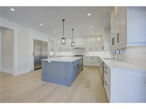 47 Pioneer Ridge Drive, Kitchener, ON - Indoor Photo Showing Kitchen