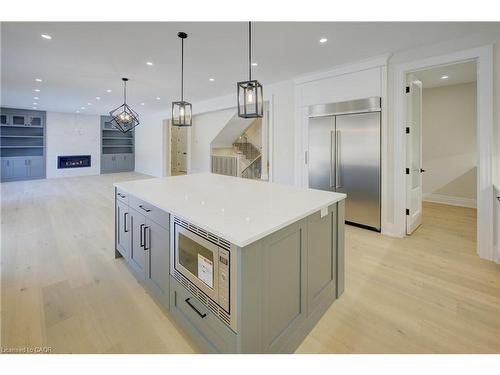 47 Pioneer Ridge Drive, Kitchener, ON - Indoor Photo Showing Kitchen With Upgraded Kitchen