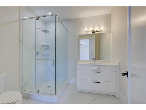 47 Pioneer Ridge Drive, Kitchener, ON - Indoor Photo Showing Bathroom