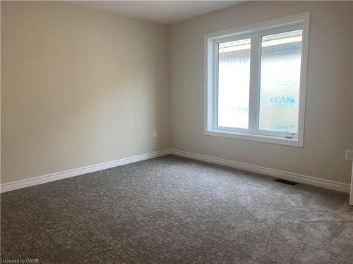 15 Vinifera Drive, Grimsby, ON - Indoor Photo Showing Other Room