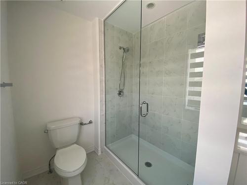 15 Vinifera Drive, Grimsby, ON - Indoor Photo Showing Bathroom