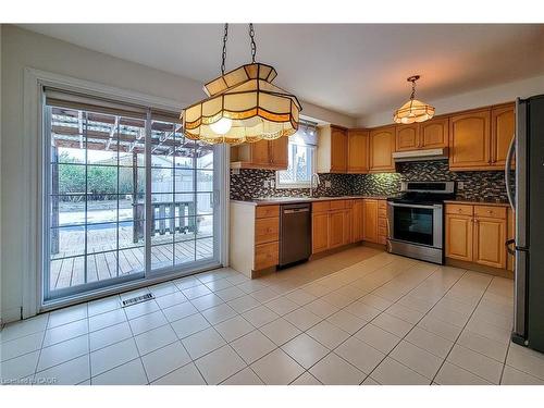801 Syer Drive, Milton, ON - Indoor Photo Showing Kitchen