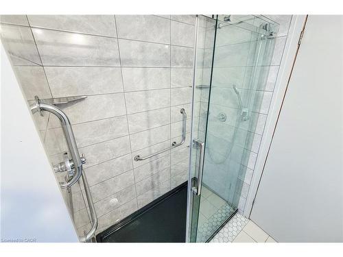 801 Syer Drive, Milton, ON - Indoor Photo Showing Bathroom