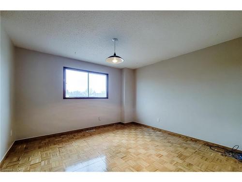 801 Syer Drive, Milton, ON - Indoor Photo Showing Other Room