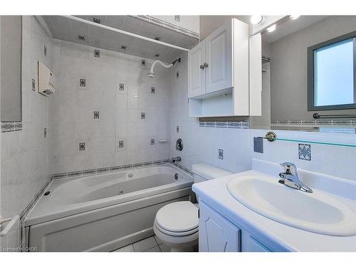 801 Syer Drive, Milton, ON - Indoor Photo Showing Bathroom