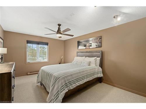 W-9-1500 Venetian Boulevard, Sarnia, ON - Indoor Photo Showing Bedroom
