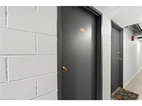 W-9-1500 Venetian Boulevard, Sarnia, ON - Indoor