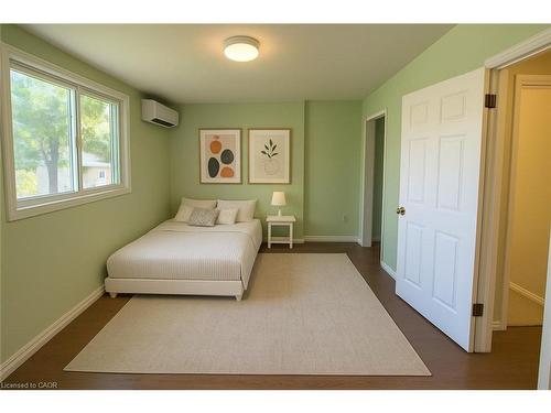 160 Westcourt Place, Waterloo, ON - Indoor Photo Showing Bedroom