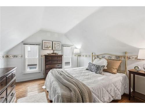 685 Dunn Avenue, Hamilton, ON - Indoor Photo Showing Bedroom