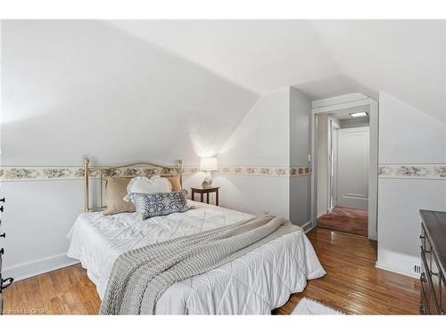 685 Dunn Avenue, Hamilton, ON - Indoor Photo Showing Bedroom