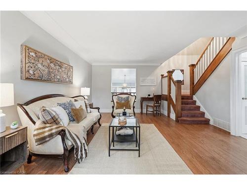 685 Dunn Avenue, Hamilton, ON - Indoor Photo Showing Living Room
