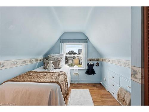 685 Dunn Avenue, Hamilton, ON - Indoor Photo Showing Bedroom