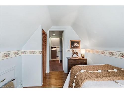 685 Dunn Avenue, Hamilton, ON - Indoor Photo Showing Bedroom