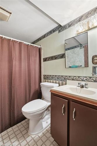 685 Dunn Avenue, Hamilton, ON - Indoor Photo Showing Bathroom