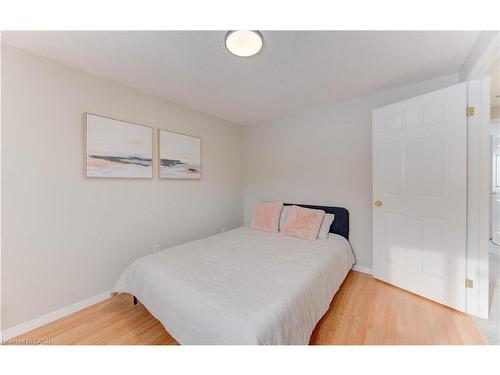 141 Mountain Laurel Crescent, Kitchener, ON - Indoor Photo Showing Bedroom